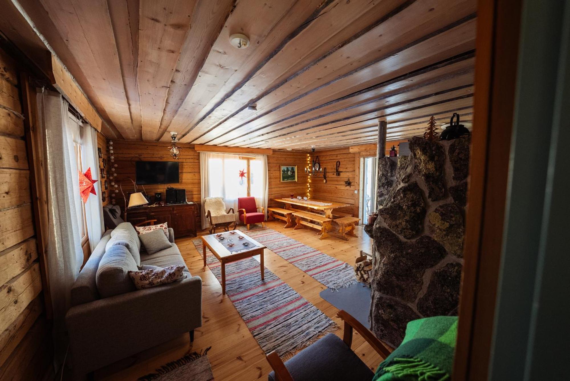 Napapiirin Jaervilomat Hotel Luukonniemi Bagian luar foto