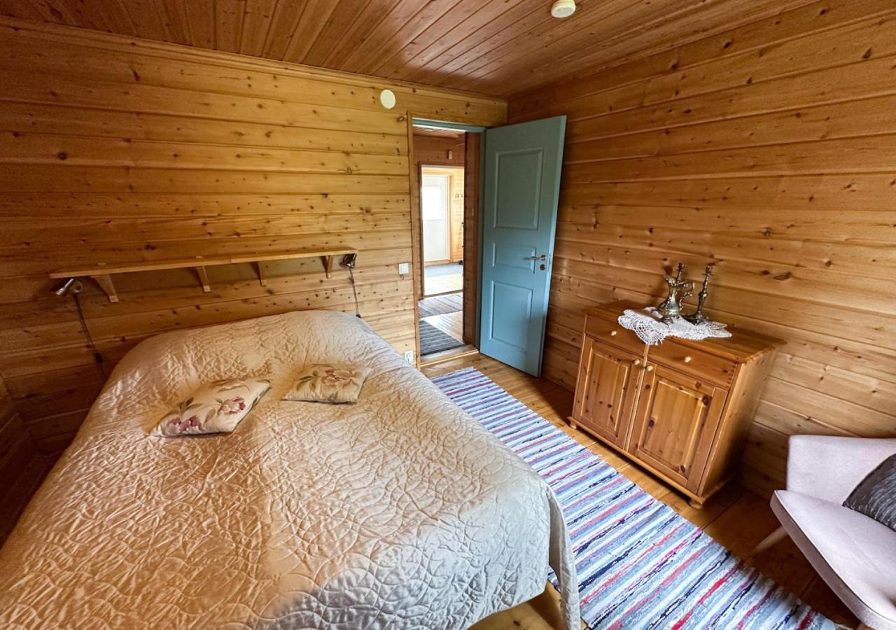 Napapiirin Jaervilomat Hotel Luukonniemi Bagian luar foto