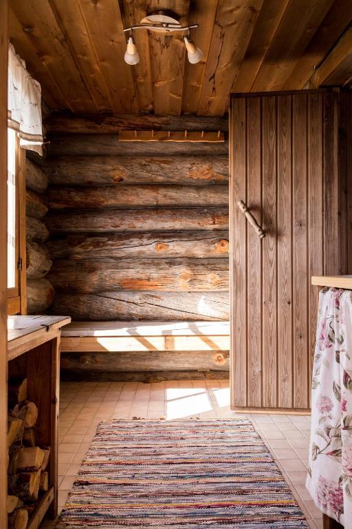 Napapiirin Jaervilomat Hotel Luukonniemi Ruang foto